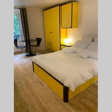 Charming Le Marais Retro Apartment