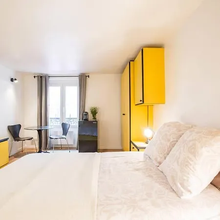 Charming Le Marais Retro Apartment